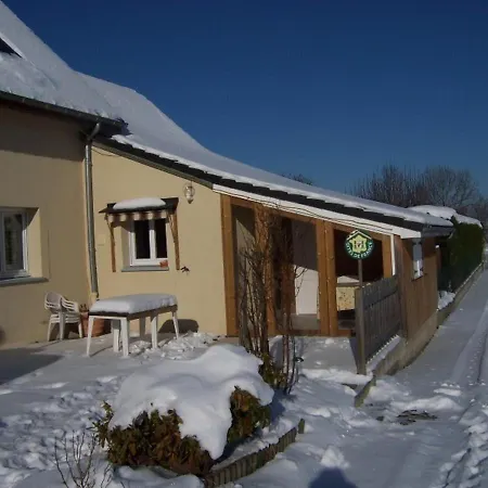 Gîte Nébouzat, 3 pièces, 5 personnes - FR-1-630-274