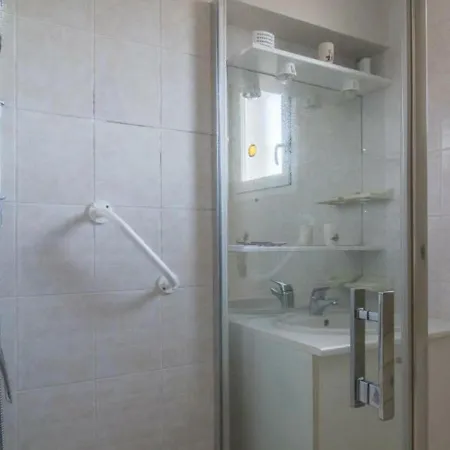 Hébergement de vacances Gîte Nébouzat, 3 pièces, 5 personnes - FR-1-630-274 Nébouzat